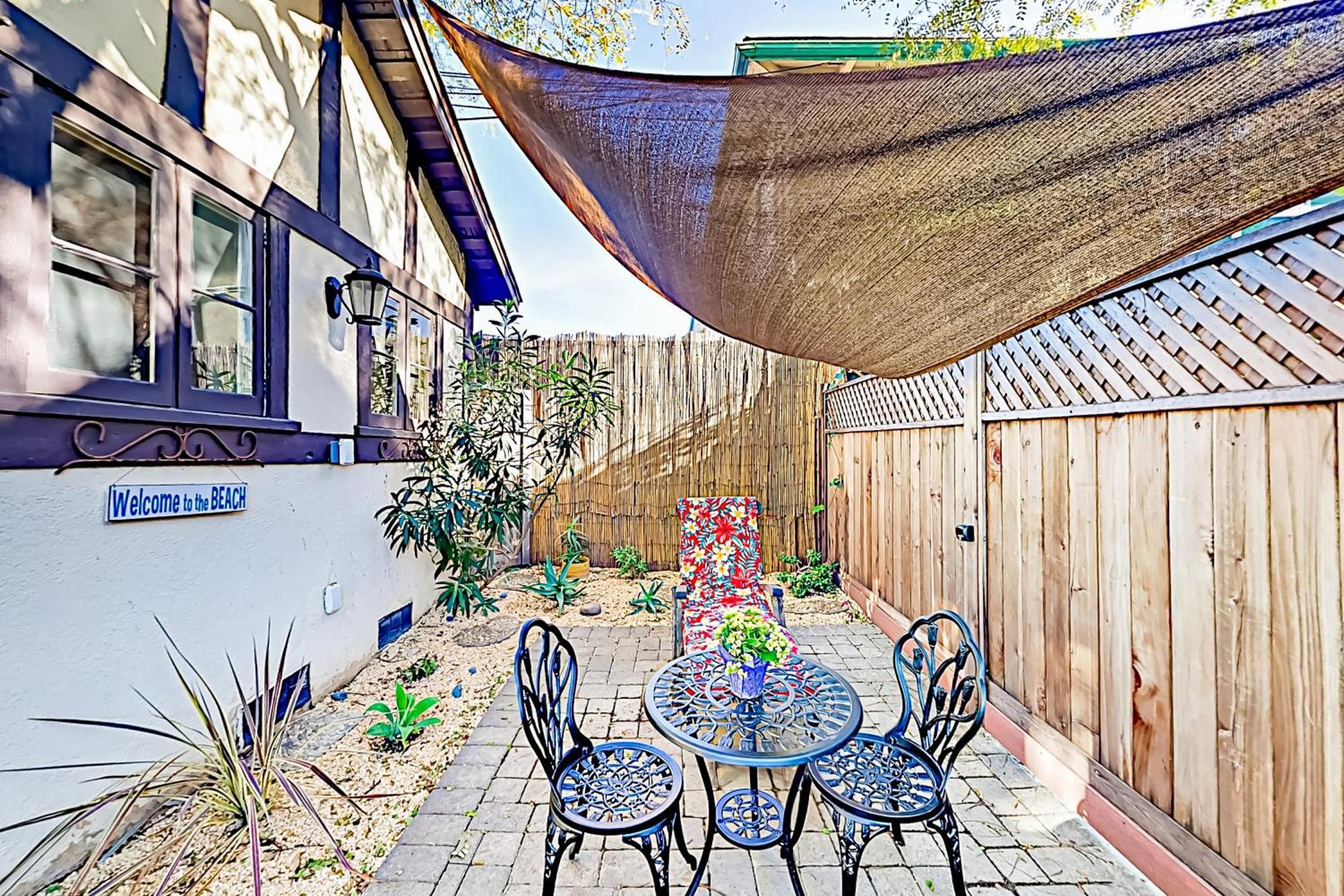 Santa Barbara Beach Cottage Exterior photo